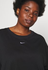 Nike Sportswear TEE - Jednoduché tričko - black