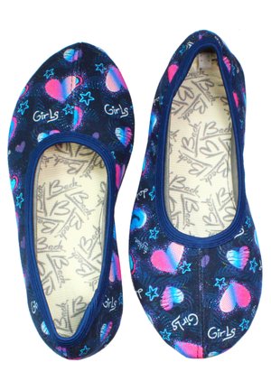 Marinefarbene Ballerinas aus Stoff mit bunten Herz- und Sternmustern; elastische Kanten; strukturierte Innensohlen mit bedruckten Markendetails.