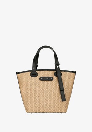 Tkaną torba ze słomy z czarnymi skórzanymi uchwytami i akcentami. Posiada czarną płytkę z logo oraz strukturalny, zwężający się kształt.