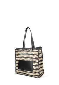 Borsa a rete intrecciata con design a strisce nere e crema, con accenti in pelle nera e due manici robusti per un facile trasporto.