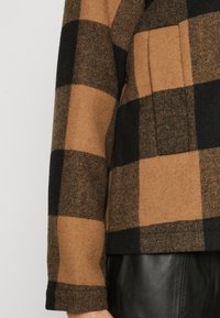 Selected Femme SLFEVANA JACKET - Allvädersjacka - toasted coconut/black