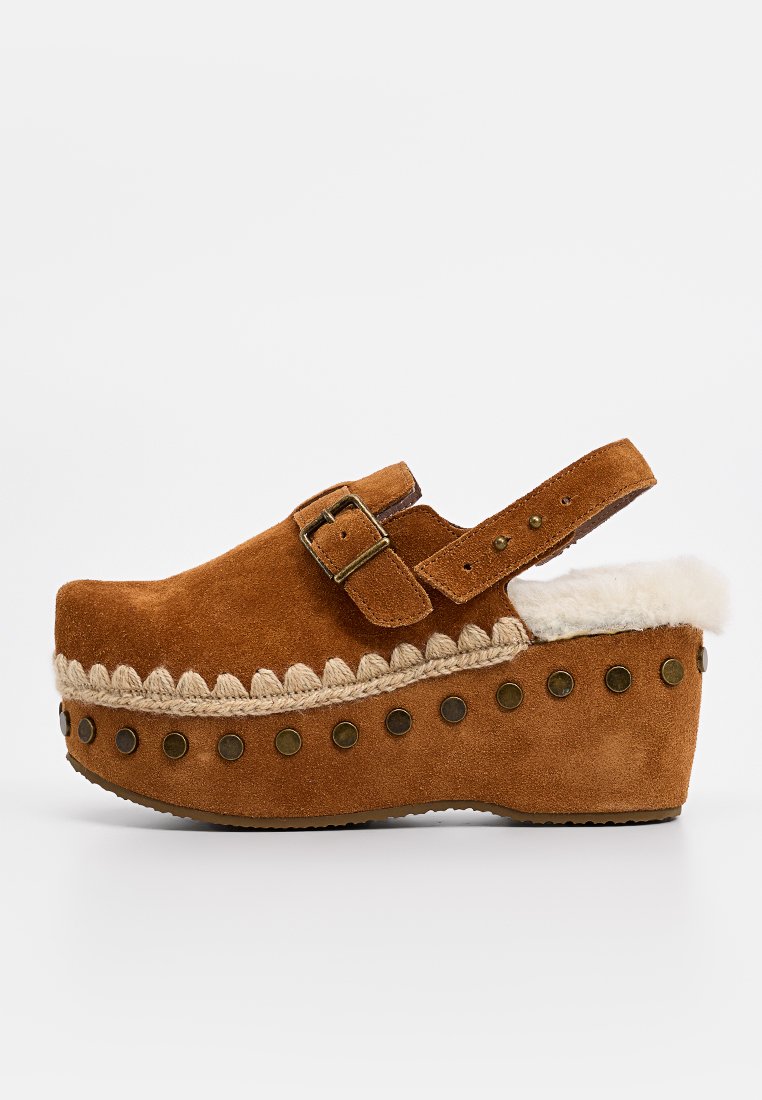 Mou Muiltjes met hak cognac