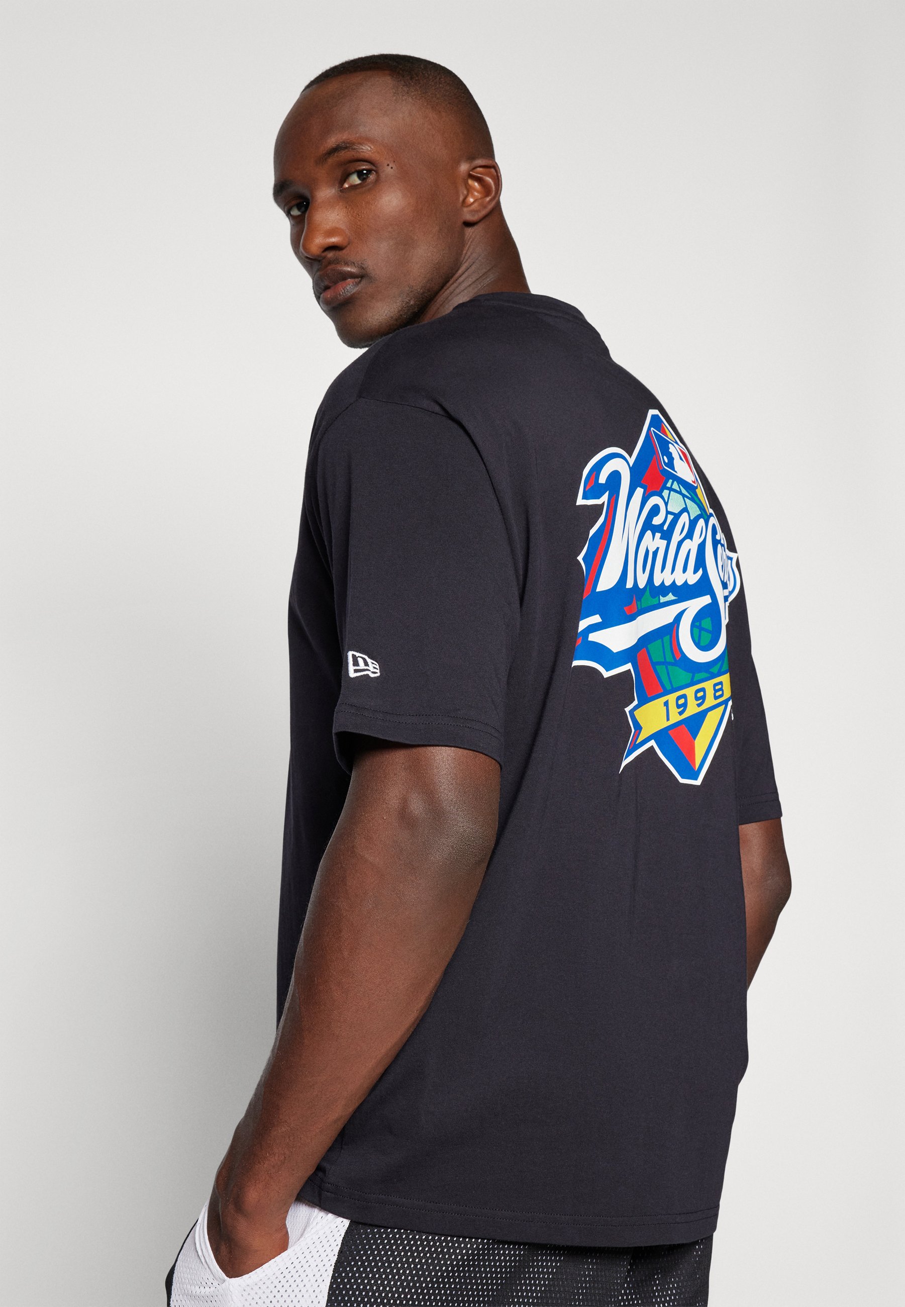 【貴重】T x Sports Illustrated - S.O - C #69 O'Neill Mens Hyperfreak Heat Fade 19
