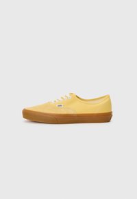 Unselected, black/yellow/gum