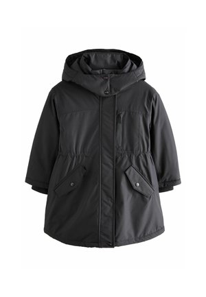 Schwarze, kapuzenparka Jacke mit einer Reißverschlusstasche auf der Brust und zwei vorderen Klapptaschen. Hat eine taillierte Passform und eine glatte, matte Oberfläche.