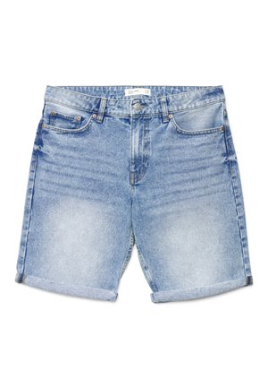 Shorts in denim azzurro chiaro con risvolti, bottone frontale e cerniera, passanti per cintura e cinque tasche, inclusa una taschino portamonete.