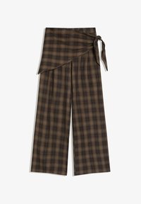 Nevybrané, dark brown