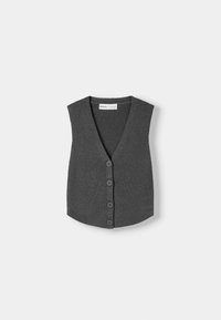 Grå rippad väst med V-ringning, med knäppning framtill och ärmlös stil, tillverkad av ett mjukt, texturerat tyg.