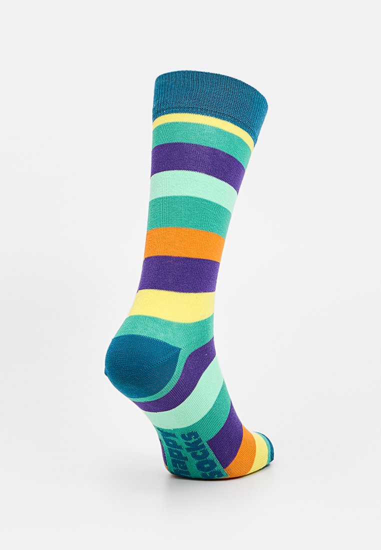 Bunte gestreifte Socken mit türkisfarbenen, grünen, lila, orangefarbenen und gelben Streifen. Hergestellt aus weichem, dehnbarem Material mit verstärktem Fersenbereich.
