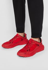 HUGO GOST PUME UNISEX  - Trainers - open red