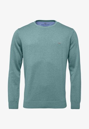 Miętowy sweter na długi rękaw z okrągłym dekoltem, wykonany z miękkiego dzianinowego materiału; na piersi znajduje się małe, subtelne logo.