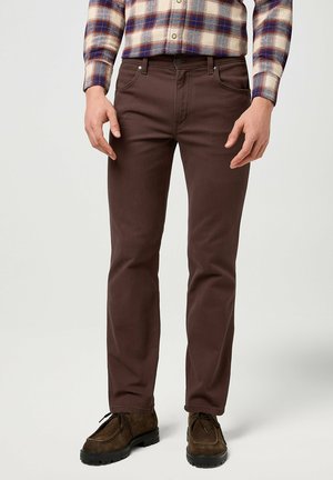 Wrangler GREENSBORO - Straight leg jeans - mahogany