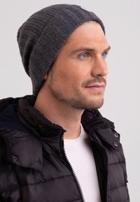 CASH-MERE UNISEX metaliczny szary