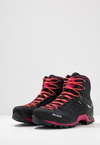 Salewa MOUNTAIN TRAINER MID GORE TEX - Sapatos de caminhada - asphalt/sangria