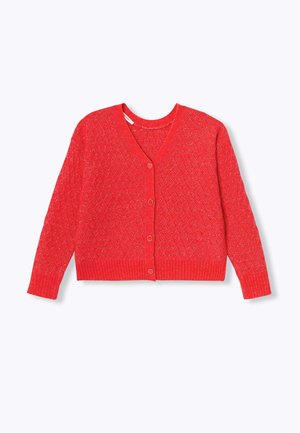 Cardigan en tricot rouge avec un col en V, fermeture à boutons, ourlet côtelé et un motif en losanges texturé. Manches longues.