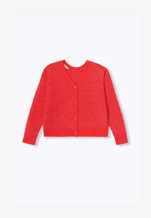 Cardigan en tricot rouge avec un col en V, fermeture à boutons, ourlet côtelé et un motif en losanges texturé. Manches longues.