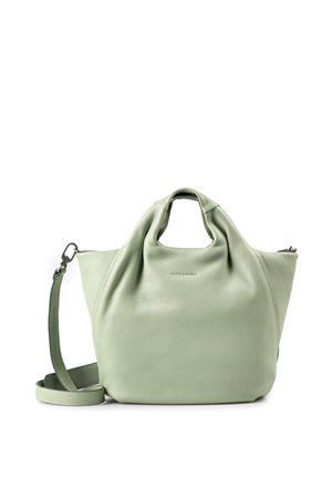 Zachte lichtgroene leren handtas met korte hengsels en afneembare schouderriem, gestructureerd oppervlak en subtiel merkembleem aan de voorkant.