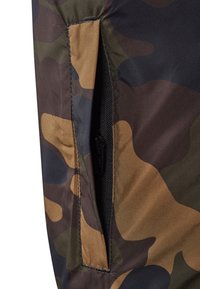 Urban Classics Vindjacka - dark green