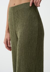 Jimmy Key WIDE  khaki