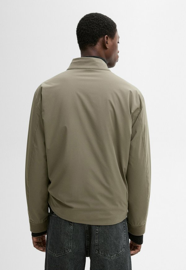 ZIPPED - Light jacket4
