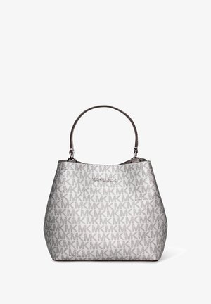 Grijze draagtas met een getextureerde afwerking met een logo-patroon. Het heeft een gestructureerde vorm, een enkele bruine hendel en zilverkleurige hardware.