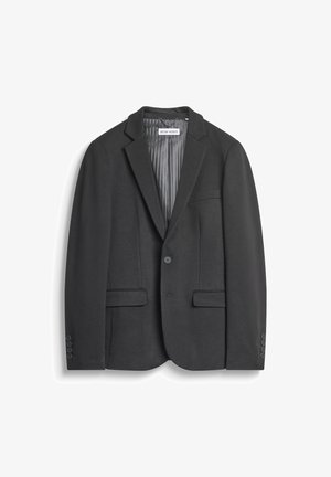 Crni krojeni sako s reverima, jednim dugmetom, dva prednja džepa i teksturiranom prugastom podlogom.