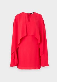 SHORT CAPE DRESS - Cocktailklänning - racing red