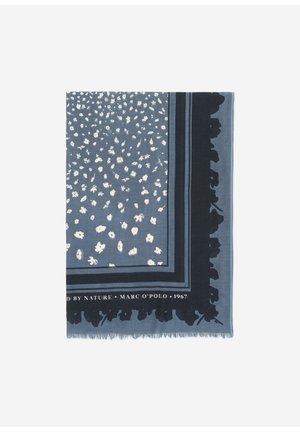 Écharpe rectangulaire bleue avec petit motif floral blanc, bordure bleu foncé et frange sur les bords. Le texte sur la bordure indique "Marc O'Polo 1967".