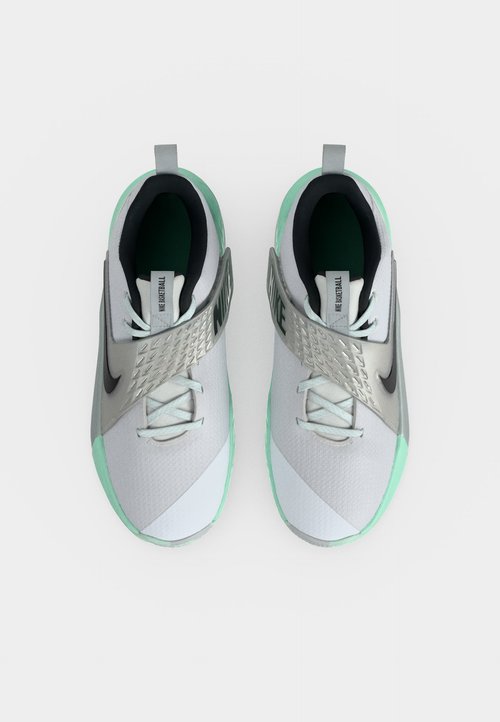 Nike TEAM HUSTLE D 12 GS UNISEX - Zapatillas de baloncesto - white/black/mint foam/metalilc silver-coloured/pure platinum-coloured — photo 5