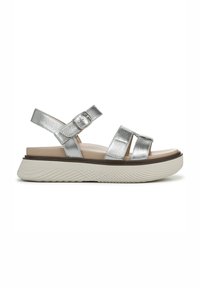 Sandali metallici argento con due design di cinturini regolabili, una soletta imbottita e una suola piatta bianca texturizzata. Leggeri e dal design moderno.