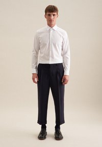 Seidensticker SHAPED - Camicia elegante - weiß