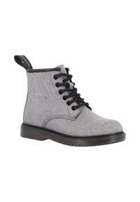 Stivaletto alla caviglia in tessuto grigio con lacci neri, fascia nera sul tallone e suola in gomma nera.
