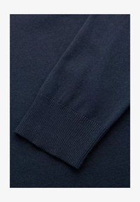 Επιλέχθηκε, navy blue