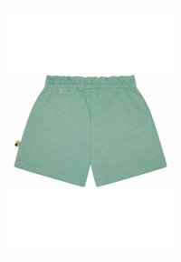 Korte, mintgroene shorts gemaakt van zachte katoen. Heeft een gegatherde tailleband en platte naden. Bevat een klein gekleurd label aan de zijkant.