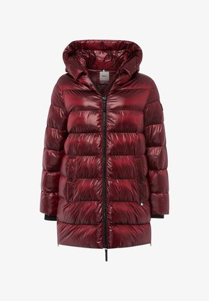 Giacca a vento rossa con finitura lucida, dotata di zip frontale, cappuccio regolabile e due tasche laterali. Design a trapuntatura testurizzata.