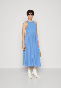 Tommy Hilfiger TANK PLEATED DRESS - Kasdienė suknelė - blue spell