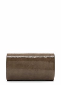 Ruskea tekonahkainen sylinterimäinen clutch, jossa on kiiltävä pinta, sileä rakenne ja minimalistinen muotoilu.