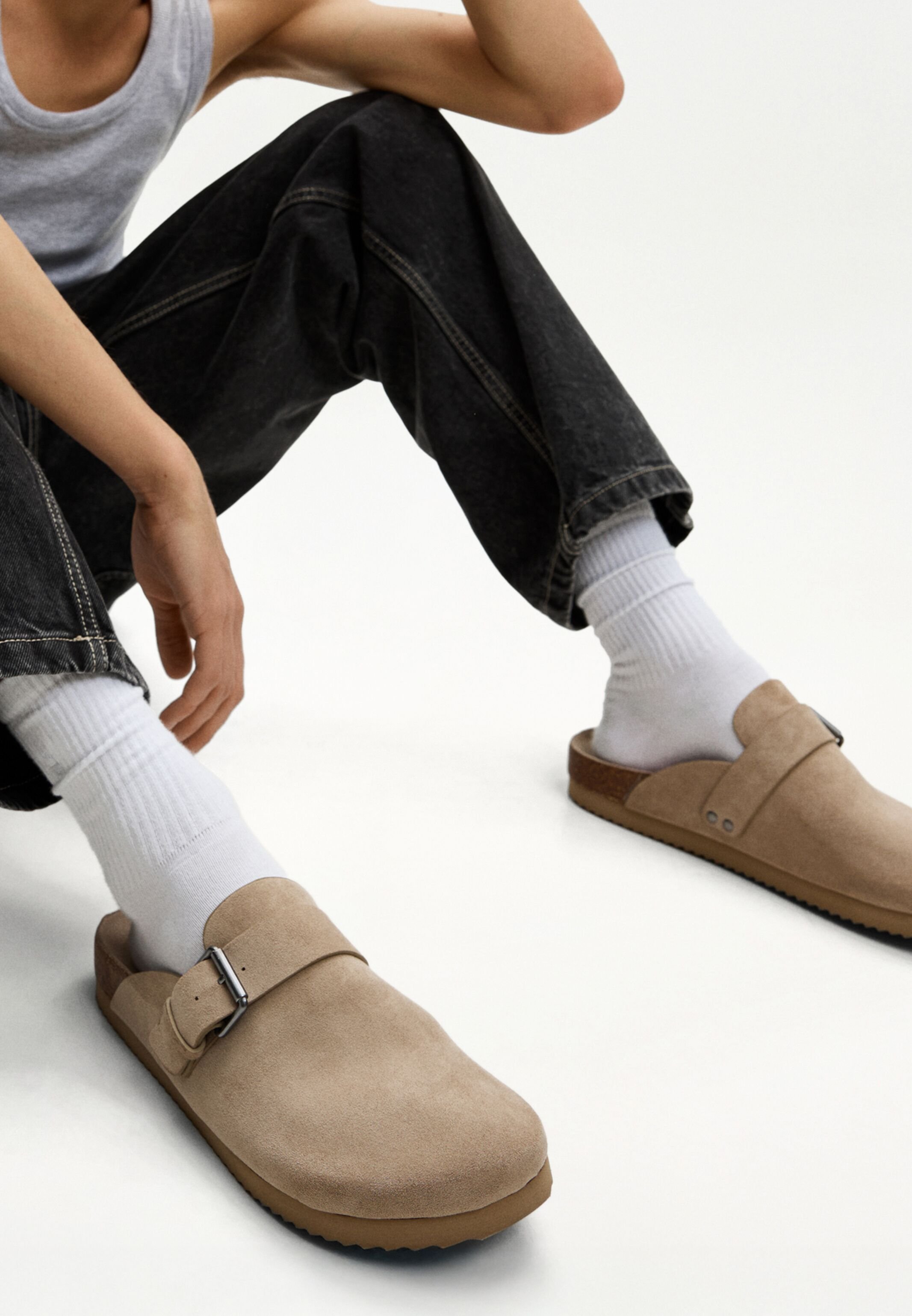 Bershka BUCKLE DETAIL - Sabots - sand/sable - ZALANDO.CH