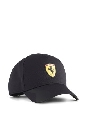 Casquette de baseball noire avec un logo en forme de bouclier représentant un cheval cabré et les lettres « S » et « F » en couleurs jaune, rouge et vert.