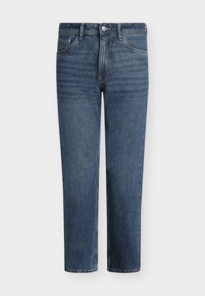 Egyenes szárú kék farmernadrág elöl gombbal, cipzárral, övhurkokkal és ötlovas zsebes kialakítással.