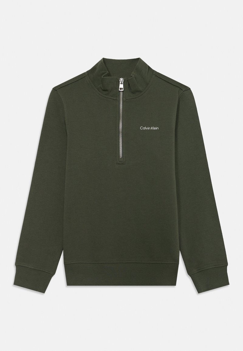 Sweatshirt verde com fecho de correr e gola alta, destacando um fecho prateado e o logótipo em branco "Calvin Klein" no lado esquerdo do peito, feito de um tecido macio.