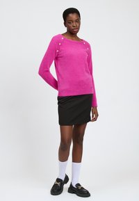 INFLUENCER FLUFFY BEJEWELED - Trui - fuchsia