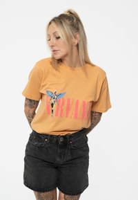 Paradiso Clothing NIRVANA UTERO  - Print T-shirt - orange