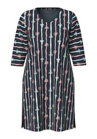 Abito a scollo a V con sfondo blu navy e sottili righe verticali in rosa e azzurro, decorato con motivi a fiocco; tessuto leggero.