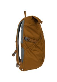 Zaino in nylon marrone con pannello posteriore imbottito grigio, spallacci regolabili e fibbie di compressione laterale. Design minimalista e sensazione leggera.