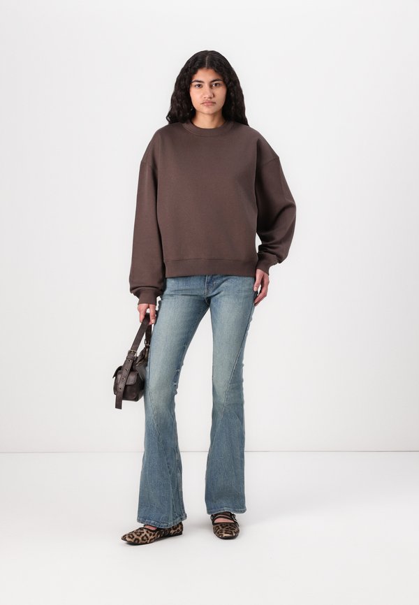 ESSENCE STANDARD - Sweatshirt3
