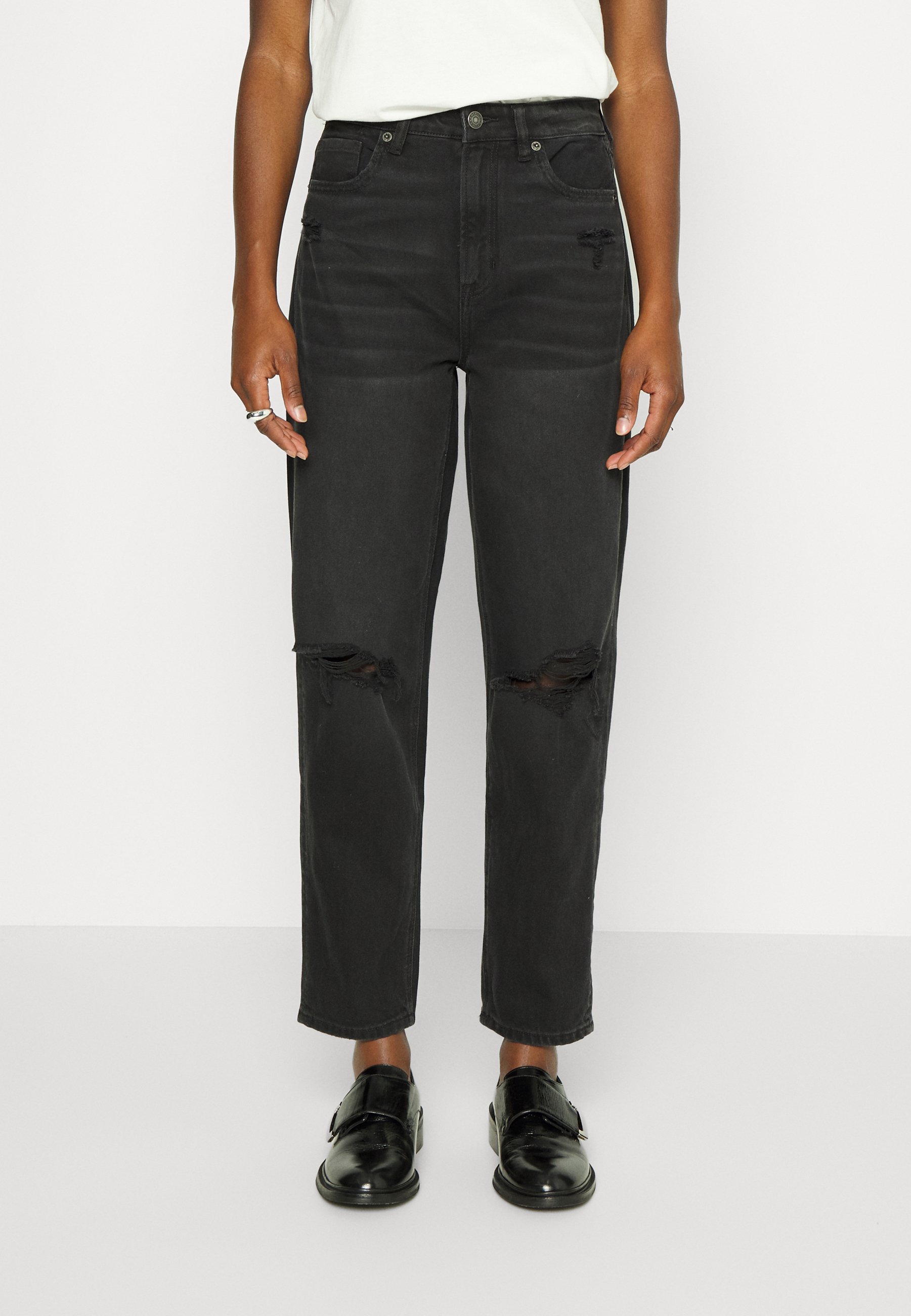 american eagle black mom jeans