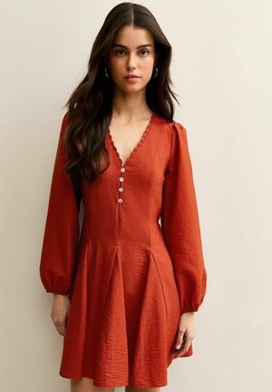 - Sukienka koszulowa