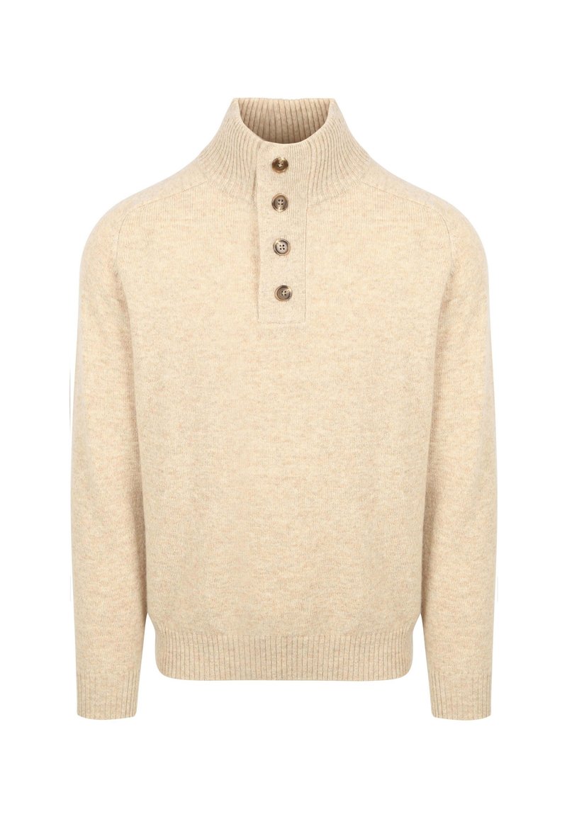 Beige wollen pullover trui met hoge ribgebreide kraag en vier bruine knopen die over de voorkant van de nek lopen.