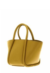 Sac à main en cuir jaune moutarde avec des poignées arrondies et des détails de couture minimalistes, nom de la marque embossé près du centre inférieur.